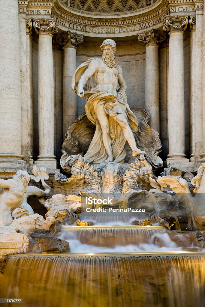 Detalhe do "" Fontana di Trevi, em Roma, Itália - Foto de stock de Arcaico royalty-free