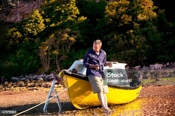 Construção Naval - Fotografias de stock e mais imagens de Homens Adultos - Homens Adultos, 40-49 Anos, Adulto