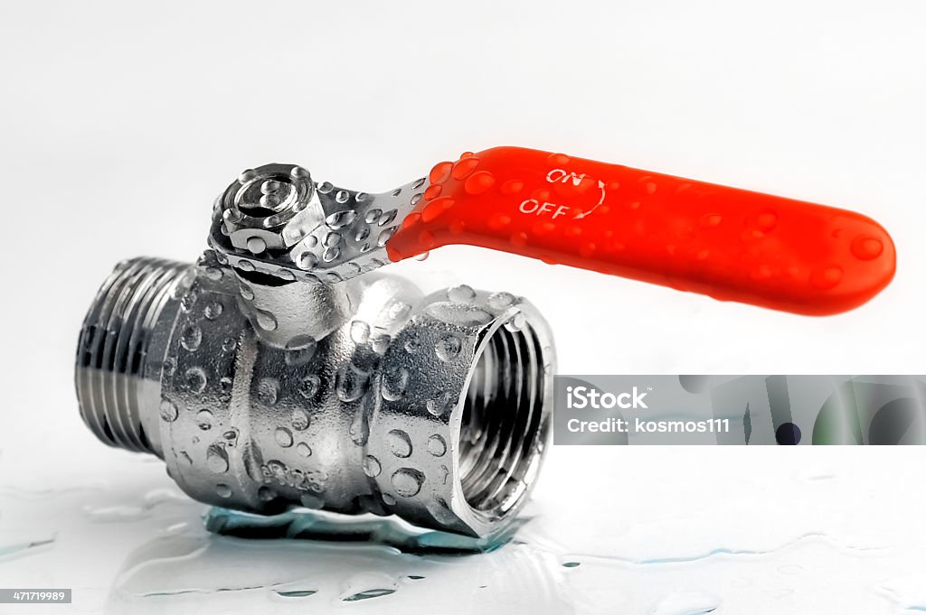 Válvula de fontanería sobre un fondo blanco - Foto de stock de Fontanero libre de derechos