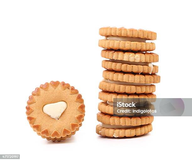 달콤함 페이스트리 인명별 크림 심장 나무 기둥에 대한 스톡 사진 및 기타 이미지 - 나무 기둥, 달콤한 음식, 딸기 쇼트 케이크
