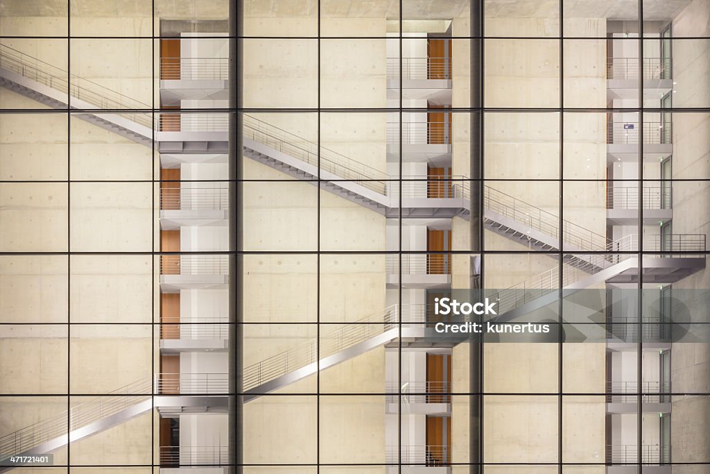 Staircase of a 현대적이다 office building - 로열티 프리 건물 외관 스톡 사진