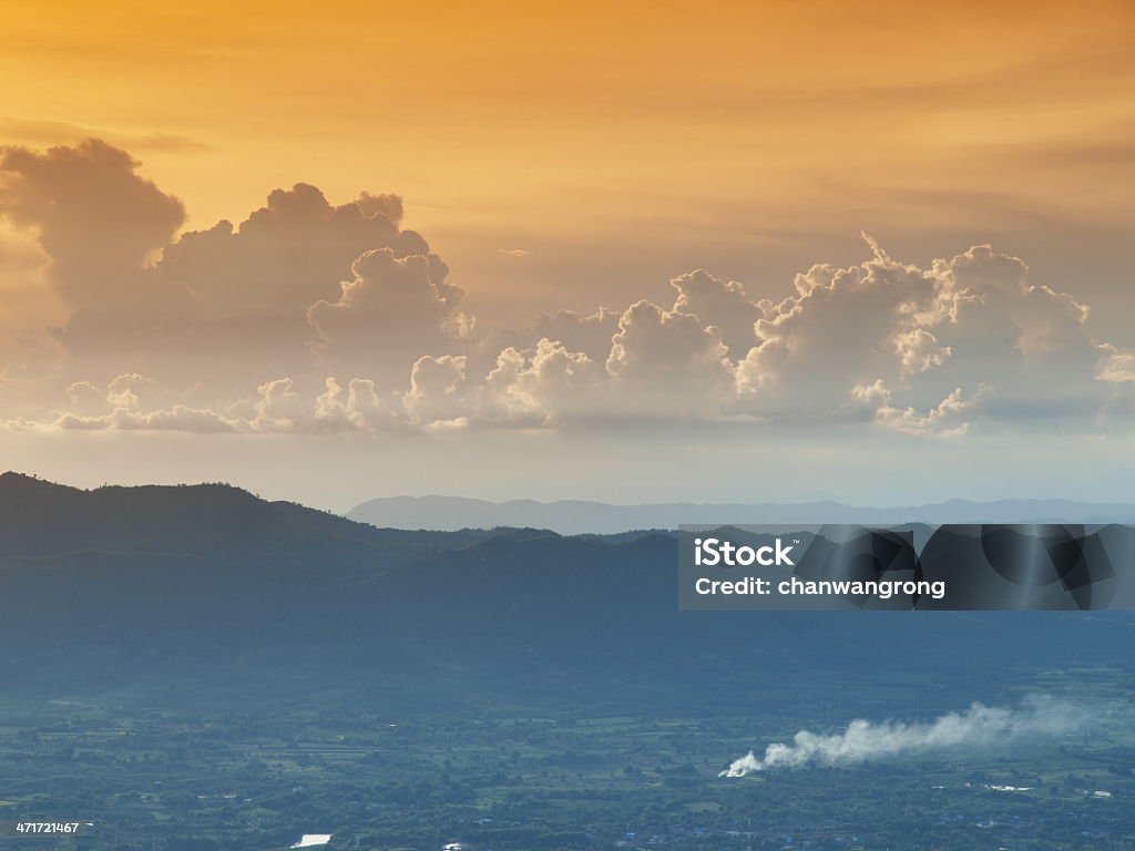 Laranja escuro céu e nuvens - Foto de stock de Acidentes e desastres royalty-free