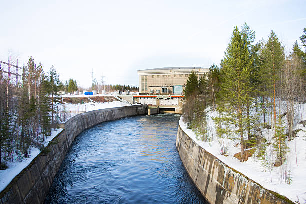 hydro электростанция - flowing river water dam стоковые фото и изображения