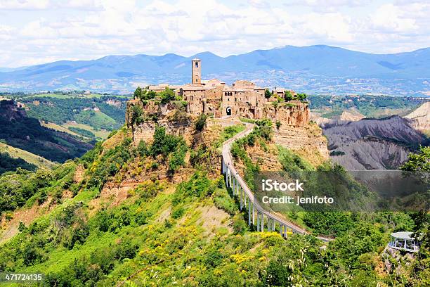 Toscana Hill Città - Fotografie stock e altre immagini di Altopiano - Altopiano, Ambientazione esterna, Antico - Condizione