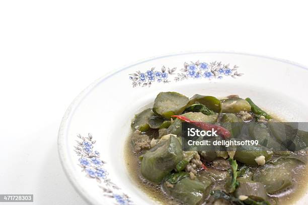 Melanzane Fritte Con Carne Di Maiale - Fotografie stock e altre immagini di Alimentazione sana - Alimentazione sana, Basilico, Cena