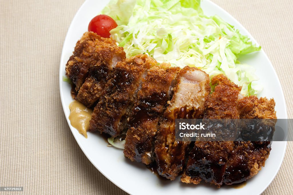 Cucina giapponese Tonkatsu - Foto stock royalty-free di Alimentazione sana