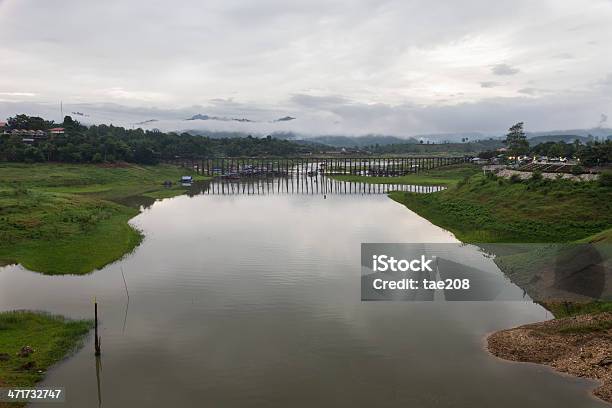 Foto de Segunda Ponte De Madeira Na Tailândia e mais fotos de stock de Aldeia - Aldeia, Arranjar, Cena Rural