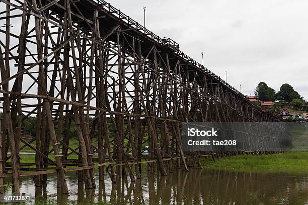 Hölzerne Mobrücke In Thailand Stockfoto und mehr Bilder von Amphoe Sangkhla Buri - Amphoe Sangkhla Buri, Arrangieren, Asien