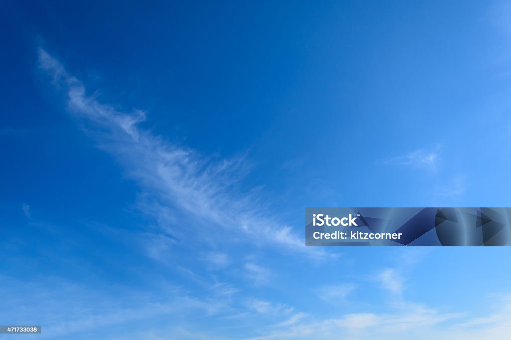 Weiße flauschige Wolken über Blauer Himmel - Lizenzfrei 2015 Stock-Foto