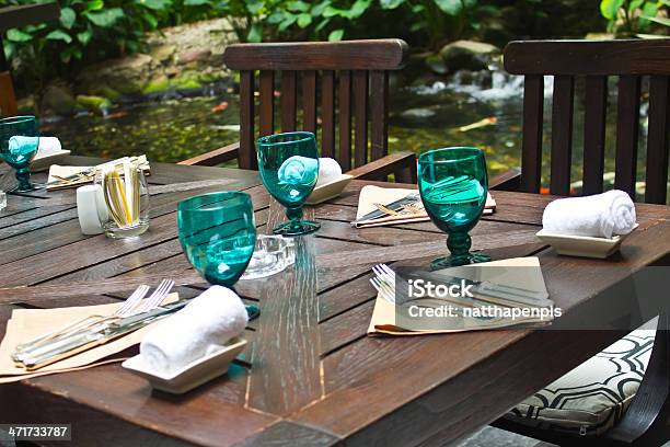 Foto de De Mesa Arrumada e mais fotos de stock de Almoço - Almoço, Banquete, Botar a Mesa