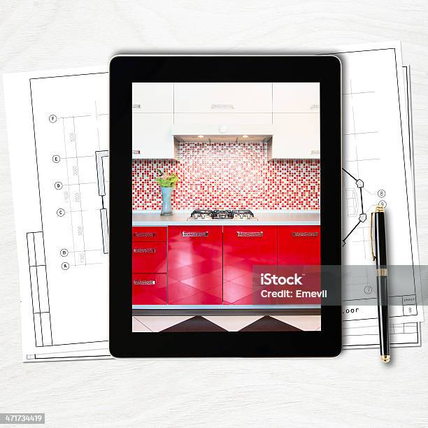 Diseñador De Trabajo Con Tableta Digital Foto de stock y más banco de imágenes de Armario de cocina - Armario de cocina, Arquitectura, Bricolaje