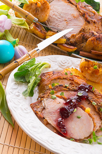 tacchino arrosto - turkey carving portion dinner foto e immagini stock