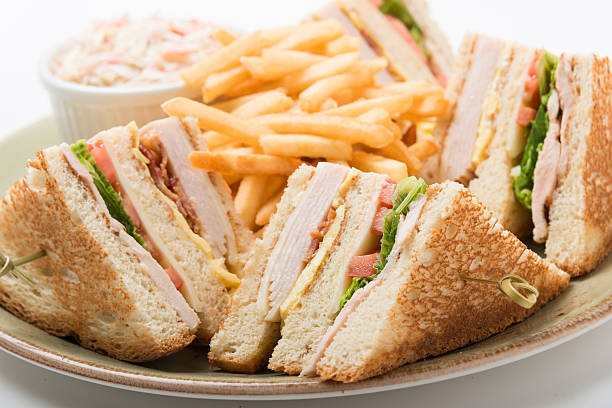 клубный сэндвич - club sandwich sandwich french fries turkey стоковые фото и изображения