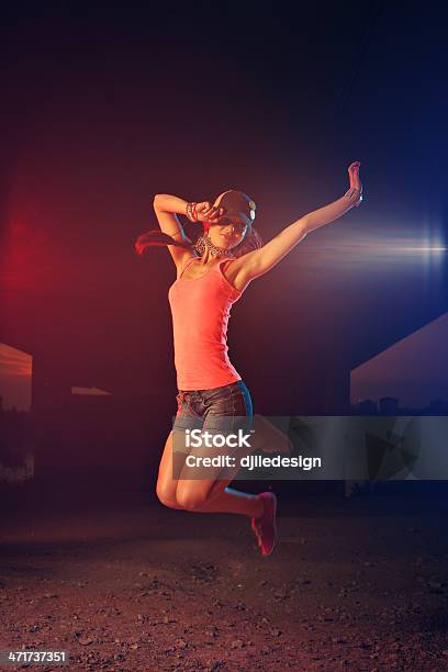 Salto De Dançarina De Hip Hop - Fotografias de stock e mais imagens de Cool - Cool, Dançar, Movimento Desfocado