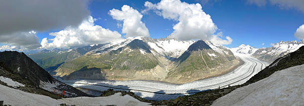 на ледник алеч - aletsch glacier european alps mountain range eiger стоковые фото и изображения