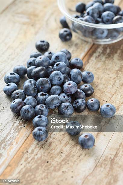 Fresca De Arándanos Foto de stock y más banco de imágenes de Alimento - Alimento, Arándano, Azul