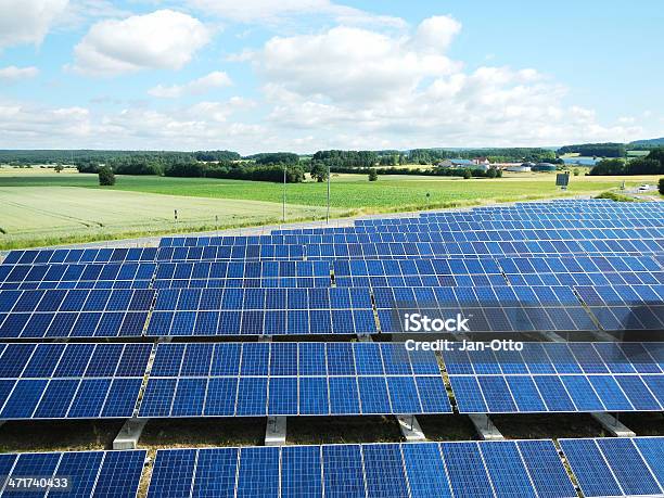 Solarzellen Stockfoto und mehr Bilder von Aussicht genießen - Aussicht genießen, Baugewerbe, Bauwerk