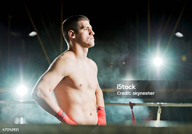 Joven Boxeador Foto de stock y más banco de imágenes de Adulto - Adulto, Adulto joven, Artes marciales