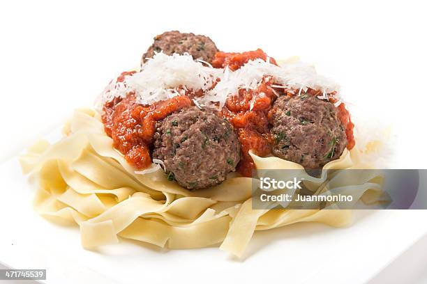 Foto de Fettuccine Com Almôndegas e mais fotos de stock de Almoço - Almoço, Almôndegas, Carne de Vaca