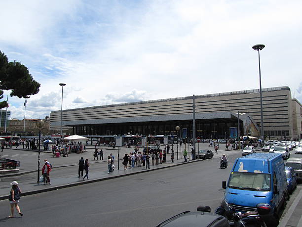 railway station dworcu termini w rzymie, włochy - roma termini zdjęcia i obrazy z banku zdjęć