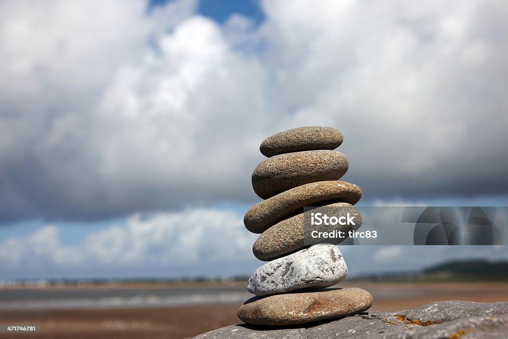 Inuksuk o cairn Mucchio di ciottoli - Foto stock royalty-free di Allegoria