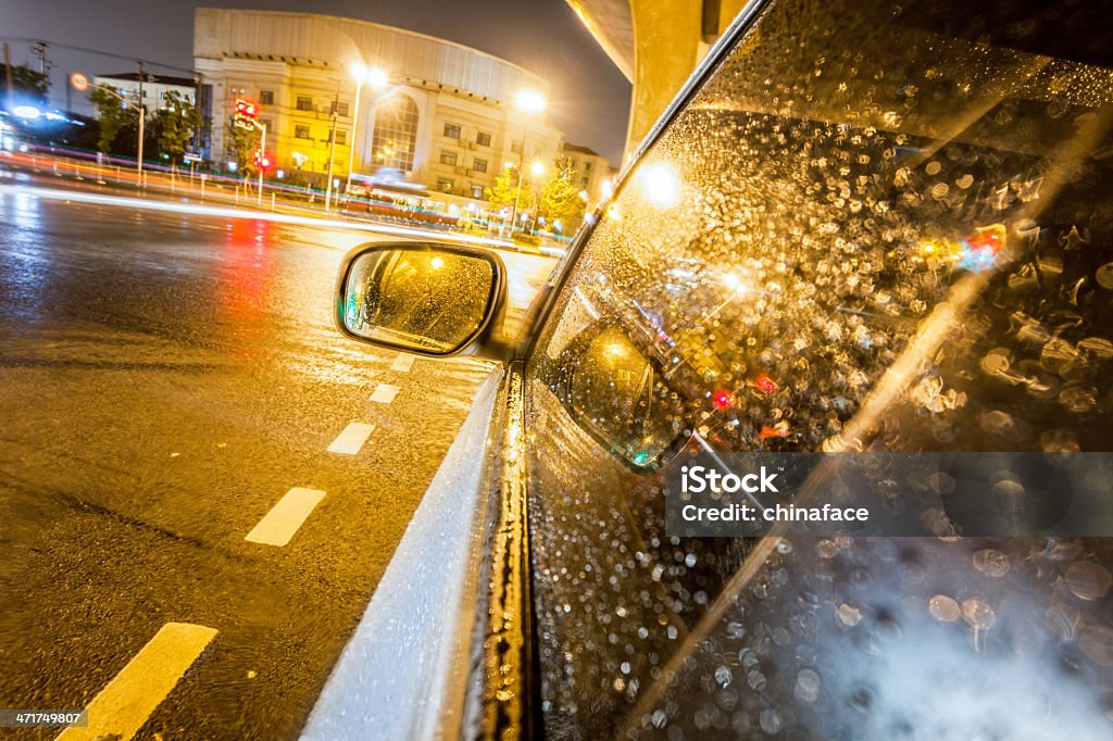 Acelere coche en la noche en la calle - Foto de stock de Abstracto libre de derechos