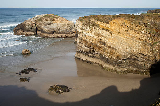 cattedrali spiaggia, lugo, spagna. - fernando lugo foto e immagini stock