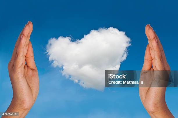 雲で手の中心 - オンラインデートのストックフォトや画像を多数ご用意 - オンラインデート, クラウドコンピューティング, デート
