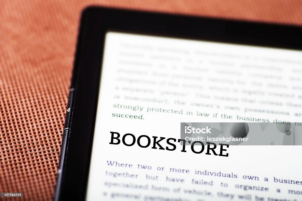 書店で ebook 、タブレットのコンセプト - eコマースのロイヤリティフリーストックフォト