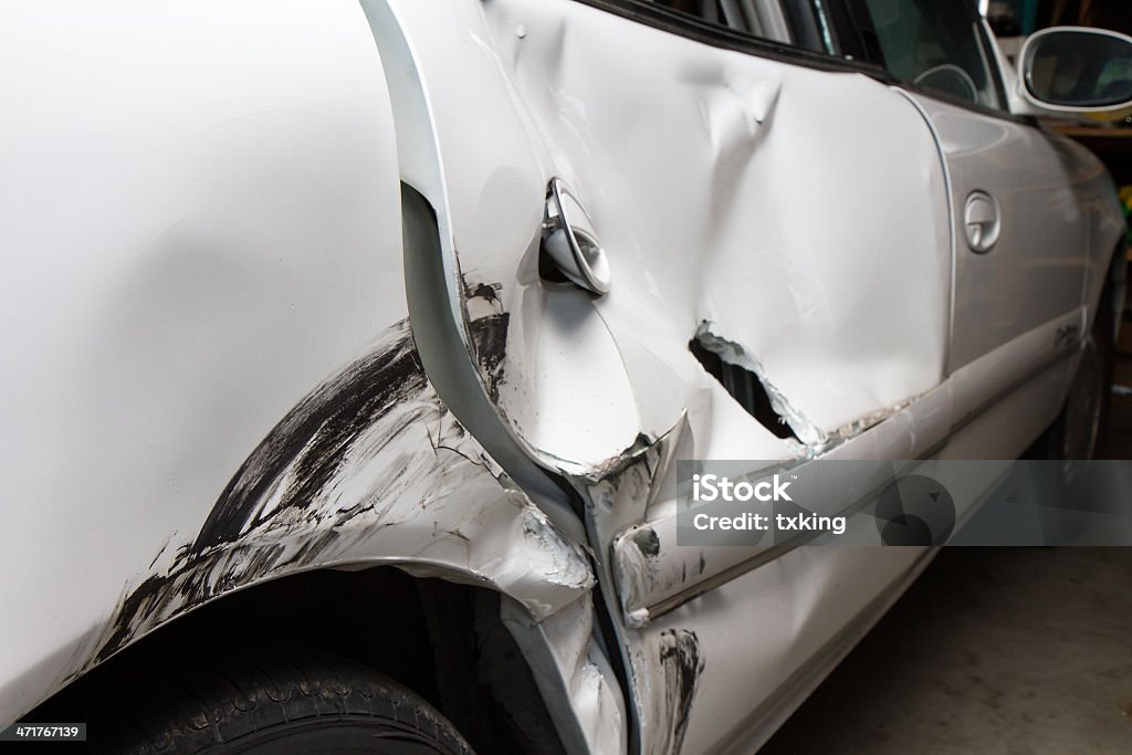 Verbeult bis Auto von a wreck - Lizenzfrei Abbrechen Stock-Foto