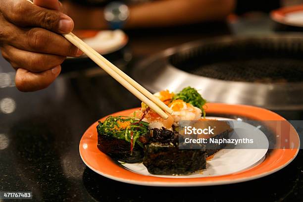 Japonês Churrasco No Fogão Moderno - Fotografias de stock e mais imagens de Alimentação Saudável - Alimentação Saudável, Almoço, Assado