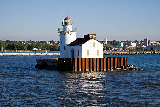 istock Cleveland Harbor West Pierhead 471768811