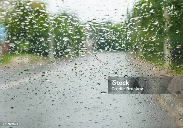 Дождь На Стекло — стоковые фотографии и другие картинки Абстрактный - Абстрактный, Без людей, Влажный