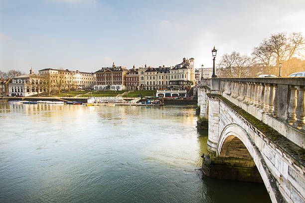 ponte richmond - richmond upon thames - fotografias e filmes do acervo