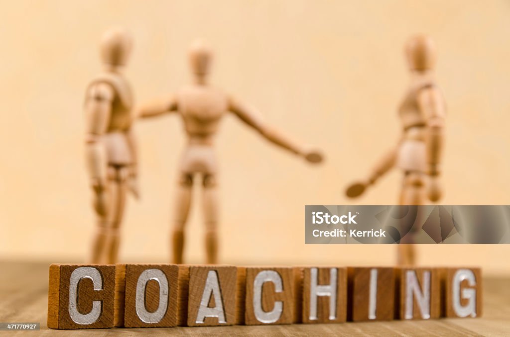 Hölzerne Kleiderpuppe und coaching - Lizenzfrei Alphabet Stock-Foto