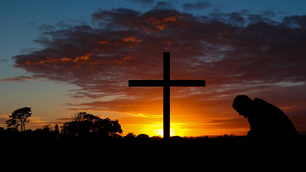 istock Colorful Sunrise Cross 471772331