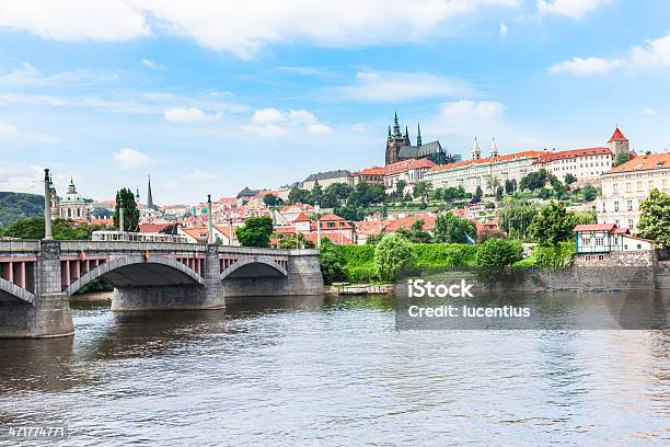 Praga República Checa - Fotografias de stock e mais imagens de Ao Ar Livre - Ao Ar Livre, Capitais internacionais, Catedral