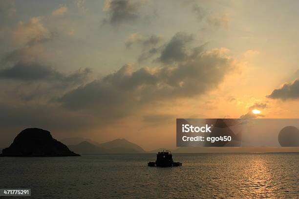 Vicino A Hong Kong - Fotografie stock e altre immagini di Acqua - Acqua, Ambientazione esterna, Asia