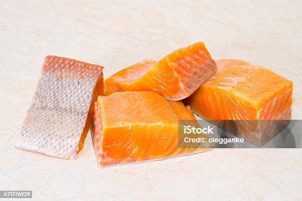 Filetto Di Salmone Fresco - Fotografie stock e altre immagini di Alimentazione sana - Alimentazione sana, Antipasto, Assaggiare