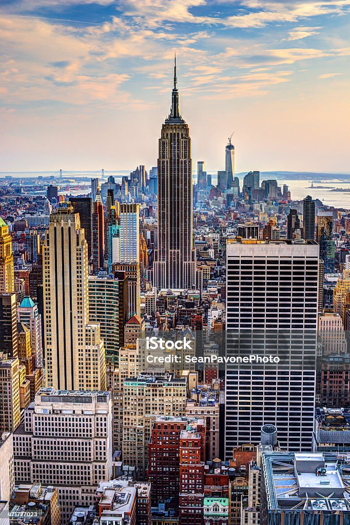 La ciudad de Nueva York en el atardecer - Foto de stock de Ciudad de Nueva York libre de derechos