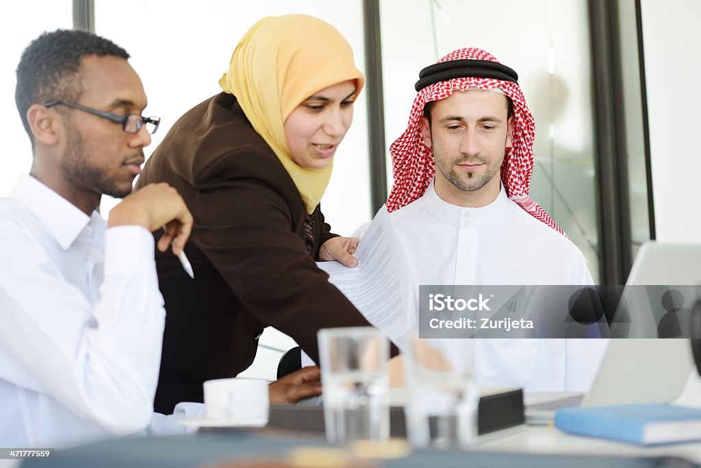 Middle eastern Menschen, die business-meeting im Büro - Lizenzfrei Arabeske Stock-Foto