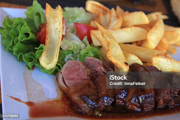 Rodajas De Pato Asado De Carne Foto de stock y más banco de imágenes de Alimento - Alimento, Alimentos cocinados, Amarillo - Color