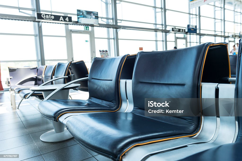 Vacío asientos en el Aeropuerto de estar - Foto de stock de Actividad de fin de semana libre de derechos