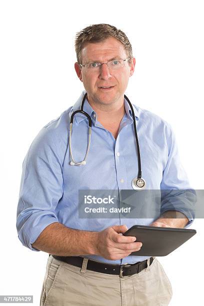 태블릿 컴퓨터 담담의 건강관리와 의술에 대한 스톡 사진 및 기타 이미지 - 건강관리와 의술, 실제 인물, 40-49세