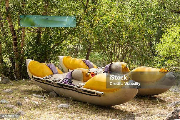 Wight Aguapersonas En El Río Turgen Foto de stock y más banco de imágenes de Adulto - Adulto, Aire libre, Aventura