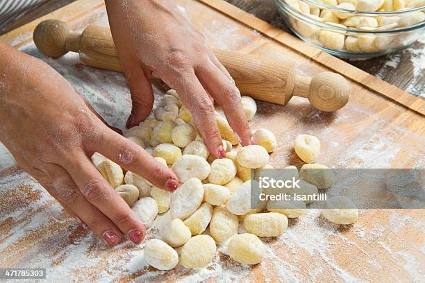 Photo libre de droit de Des Gnocchi De Pommes De Terre Maison Prêt Pour Cuisiner banque d'images et plus d'images libres de droit de Gnocchi