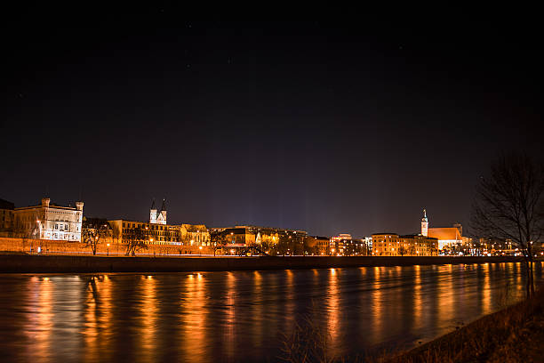 istock View of Magdeburg and the river Elbe at night 471787354