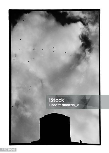 Церковь Силуэт В Cloudy Sky — стоковые фотографии и другие картинки Абстрактный - Абстрактный, Антиквариат, Архитектура
