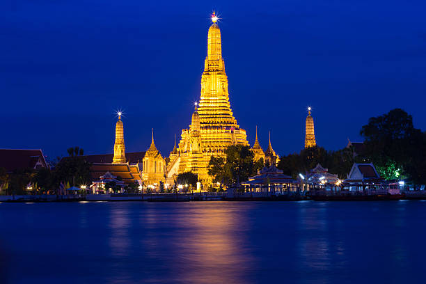 istock Twilight of Wat Arun Buddhist religious places 471791483