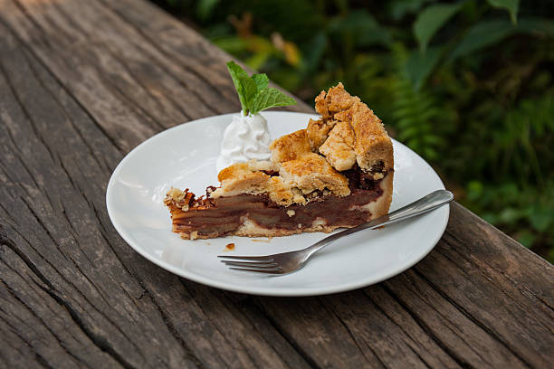 istock Homemade Organic Apple Pie Dessert Ready to Eat 471792344